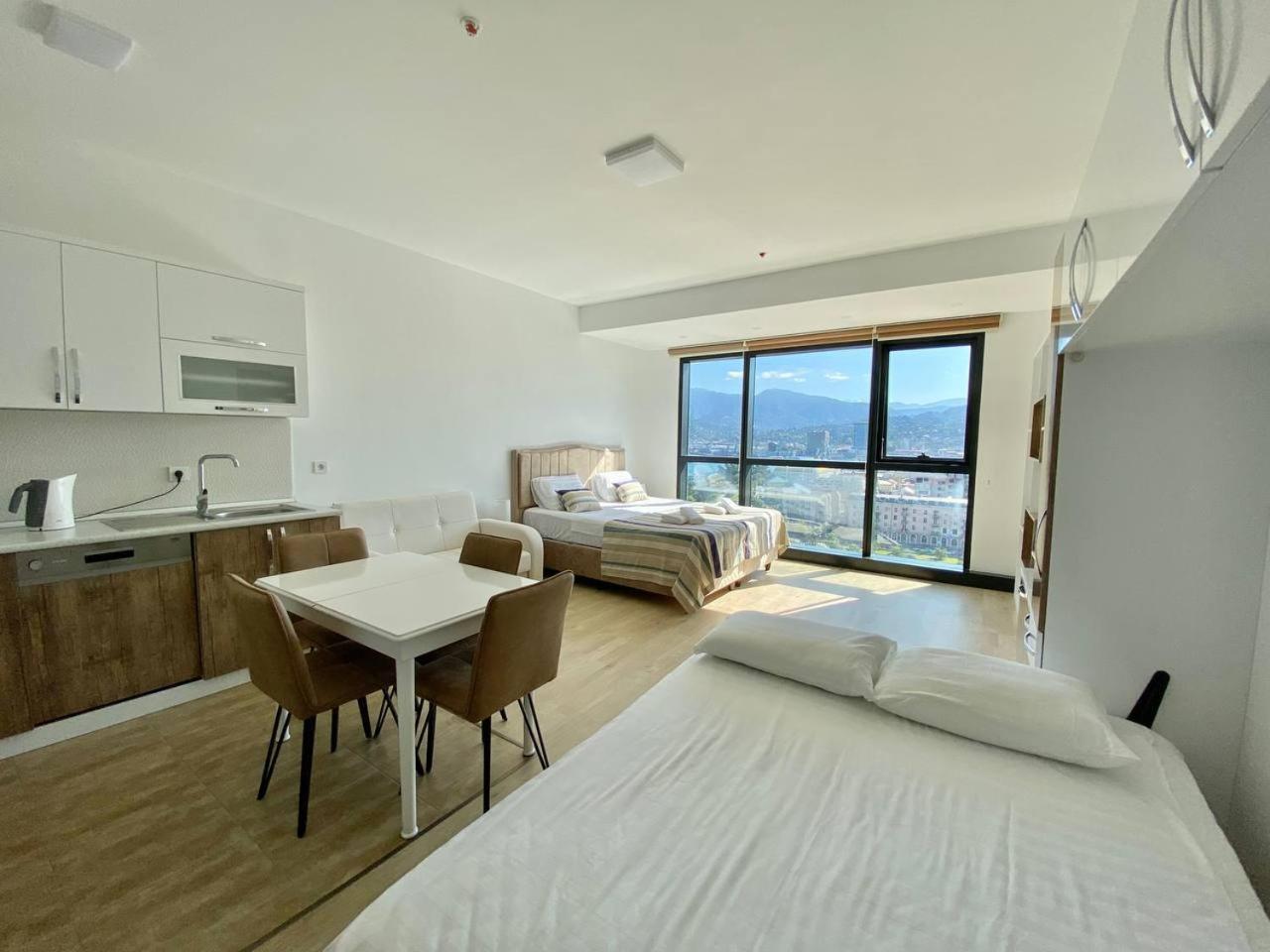 Apartments With Sea And Mountain Views, Portа Batumi Tower Kültér fotó