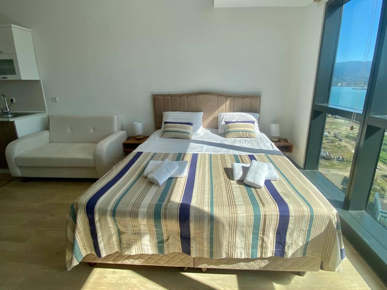 Apartments With Sea And Mountain Views, Portа Batumi Tower Kültér fotó